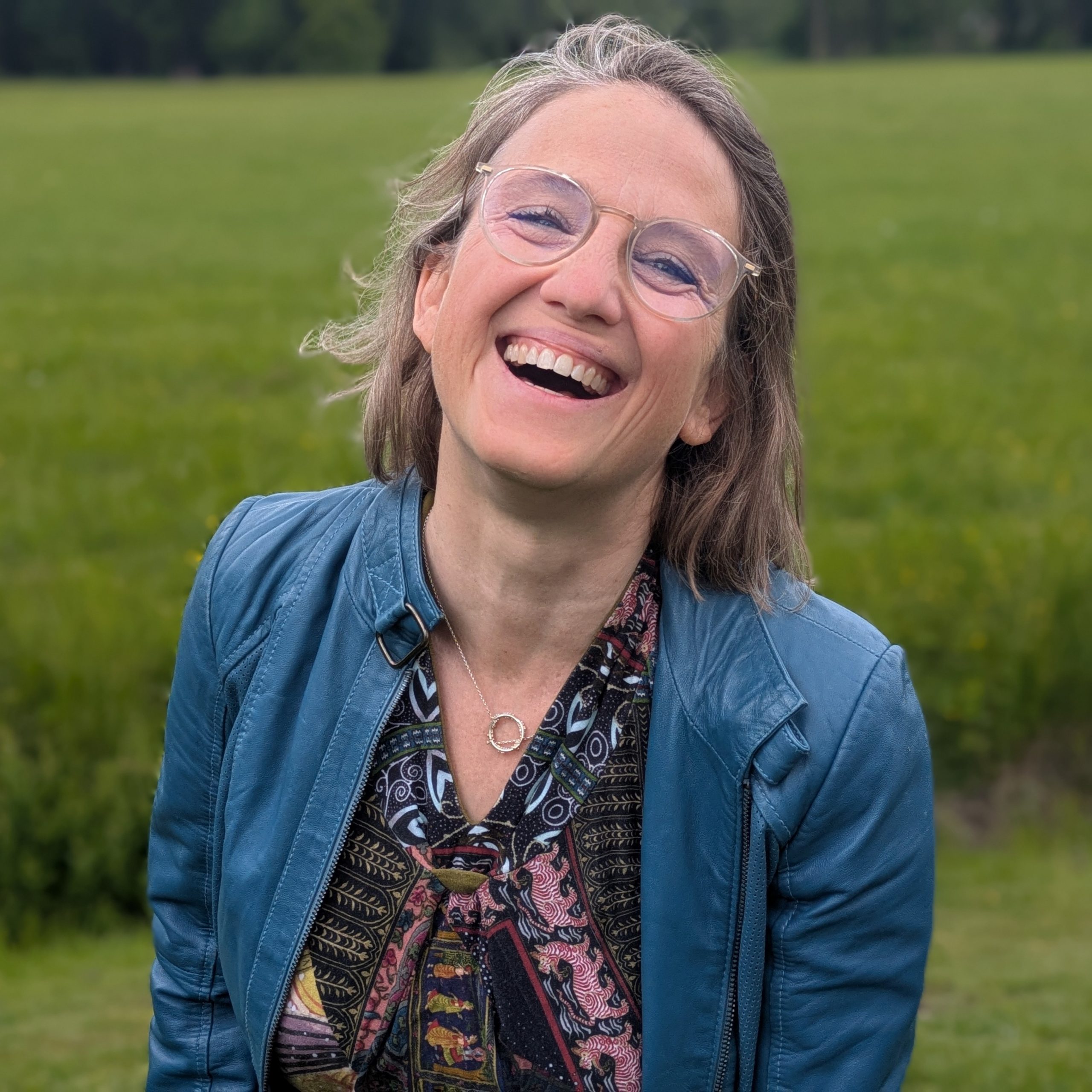 Portrait_Muehlberger-lachen-qudr